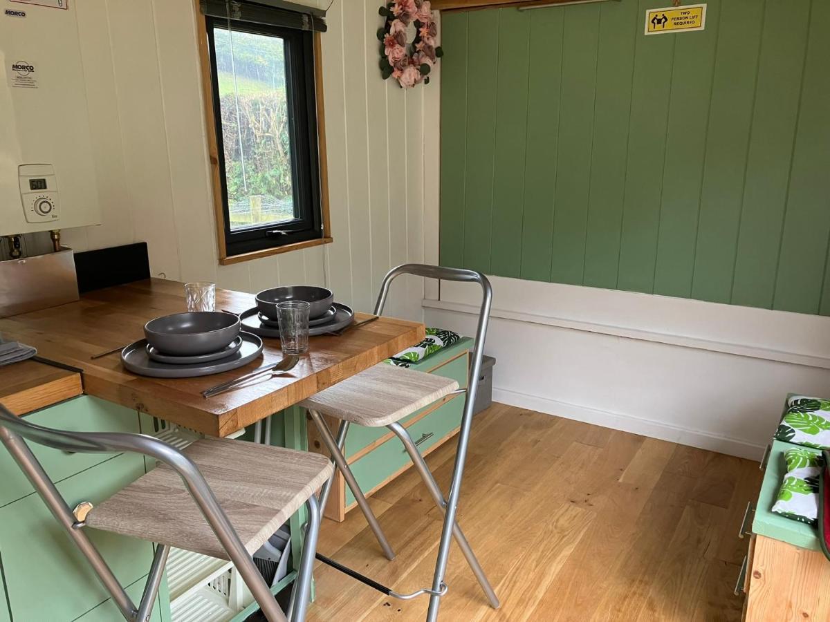 1 Bed Converted Railway Wagon Near Crickhowell Dış mekan fotoğraf